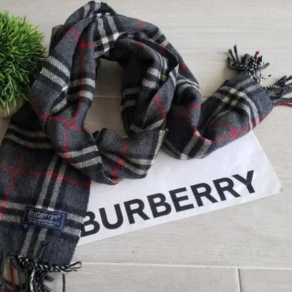 Burberry Scarf - Picture 1 of 1